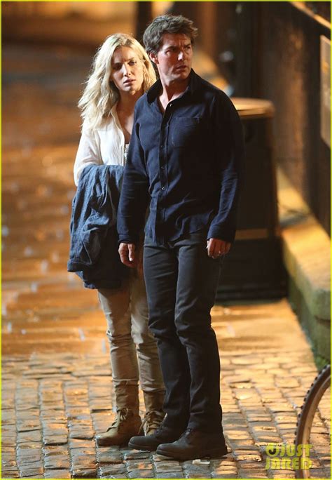 Tom Cruise Spotted On The Mummy Set With Annabelle Wallis Photo