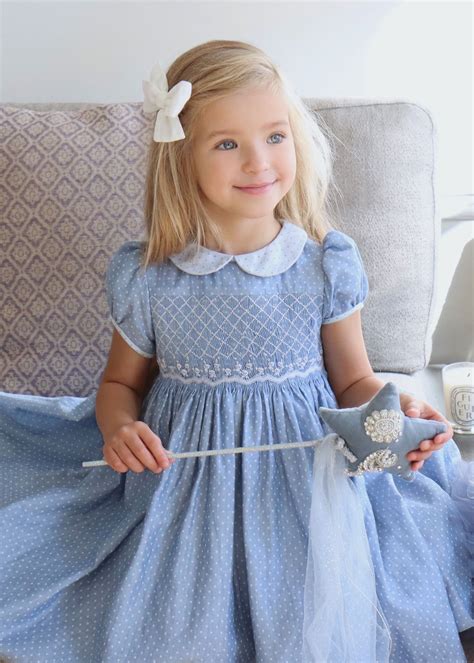 Robe Classique Chic Pour Petites Filles Sages In 2022 Smocked Baby
