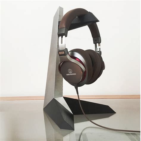 The simplest diy headphone stand project ,that you can make with a single piece of wood to hang your headphone under the desk shelf. THE DIY HEADPHONE STAND THREAD