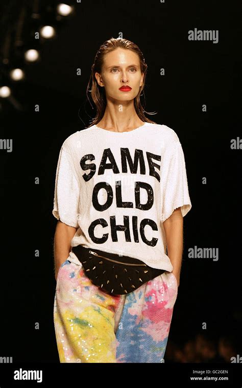 London Fashion Week Ashish Catwalk Stock Photo Alamy