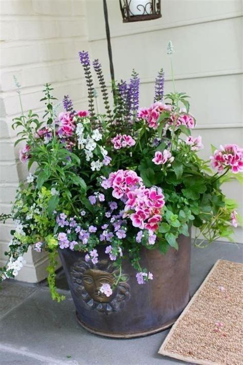 Awesome Container Garden Flowers Ideas For Beginner 05 Porch Flowers