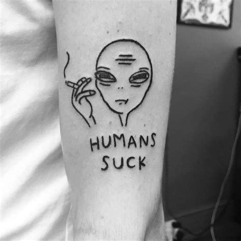 Tatuagem Alienígena Fumando Halloween Tattoos Weird Tattoos Hand