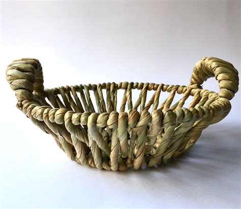 Woven Bulrush Fiber Fruit Basket — Mexico1492