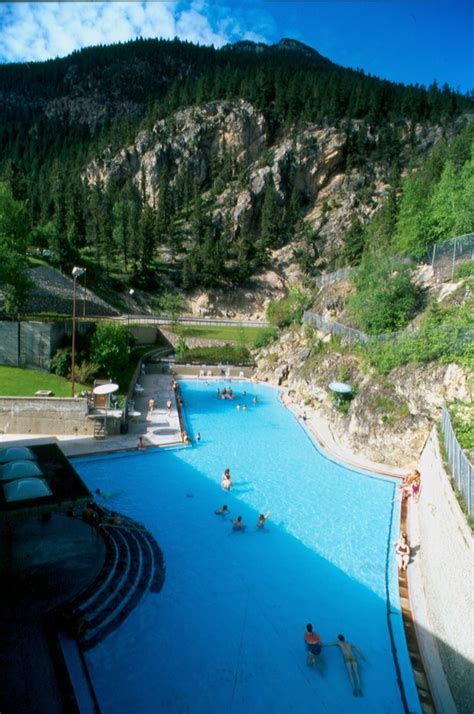 Largest Hot Springs In Canada The Radium Hot Springs In Beautiful