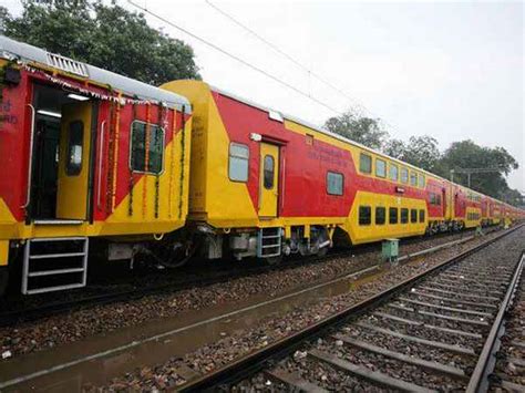 Royapuram wap7 #30541 train : AC Double Decker Train Service | Bangalore-Chennai ...