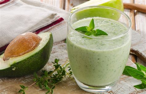 12 Superfoods To Turn Into Smoothies