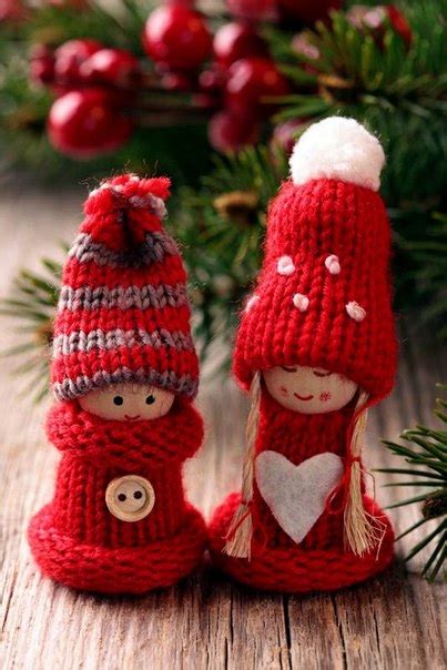 Perfect for anyone on a budget and trying to save money or those in search of unique decorations that don't look like everyone else's, these cool homemade. Homemade knitted Christmas decorations ~ Home Decorating Ideas