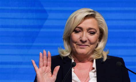 Марін Ле Пен заявила що якщо виграє вибори у Франції вона буде прагнути змінити правила
