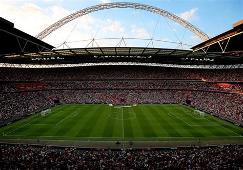 Official instagram account of wembley stadium connected by ee. Wembley not at full capacity for Tottenham-Chelsea Carabao ...