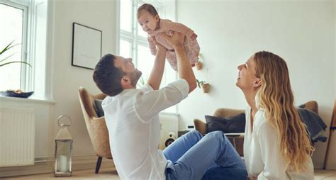 🎖 5 formas comunes de jugar con bebés que en realidad son muy