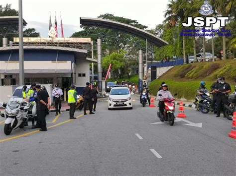 He said if the hack was done with the intention of sabotaging the national security system, investigations would be. Giliran Polis Bukit Aman Kena Saman, No. Plat "Fancy ...