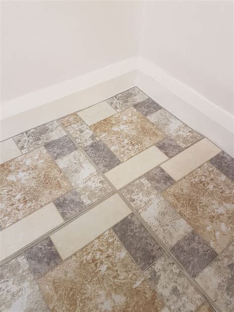 Floor Tiles Self Adhesive Vinyl Flooring Kitchen Bathroom Brown Mosaic