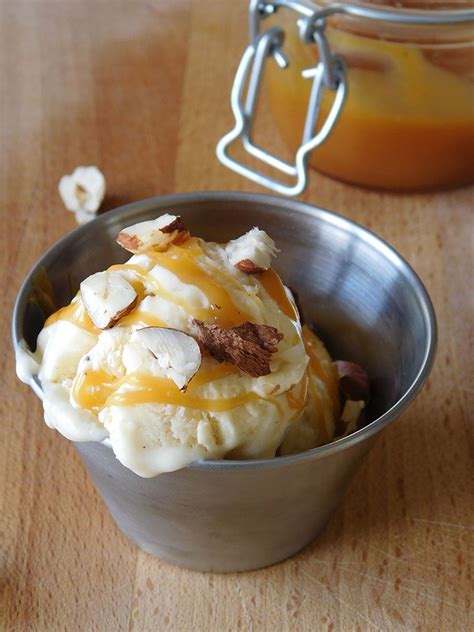 Si vous n'avez pas de thermomètre, l'important c'est que votre feu soit doux et dès que vous voyez que la crème commence à épaissir, vous retirez la casserole du feu. Glace vanille et caramel sans sorbetière (avec images ...