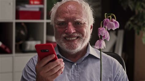 Khám phá trào lưu hide the pain meme - Nhấp vào để hiểu thêm về điều