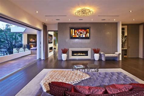 14 Gorgeous Master Bedroom Designs With Beautiful Fireplace