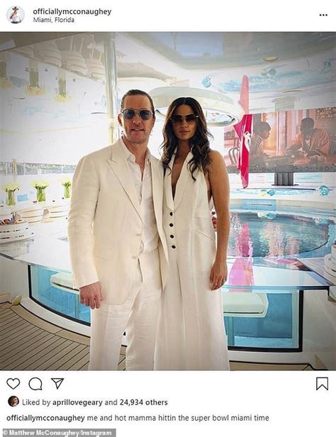 Теперь вы знаете, кто такая пэт макграт. Matthew McConaughey and wife Camila Alves match in white ...