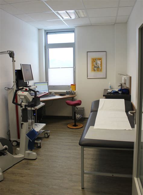 Unsere hausärztliche gemeinschaftspraxis bietet eine breitgefächerte und familienorientierte betreuung, die an medizinischen leitlinien orientiert ist. Hausärztliche Gemeinschaftspraxis Dr. Prasse + Dr ...