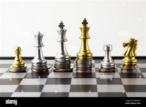 Golden Chess King Hi Res Stock Photography And Images Alamy