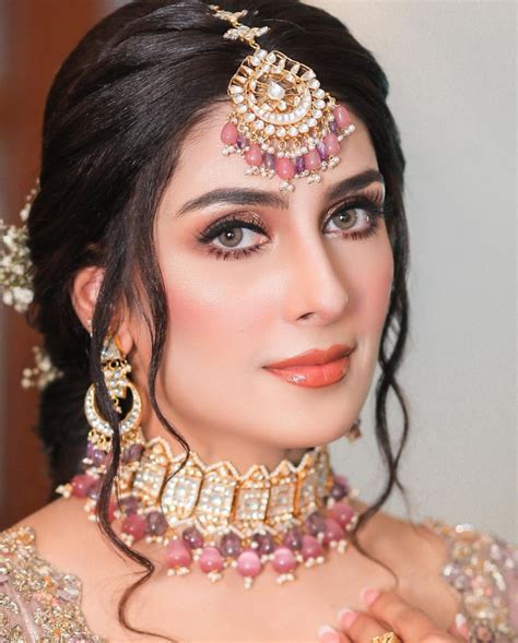 Ayeza Khan Looks Stunting In Traditional Bridal Dress In Her Latest Shoot