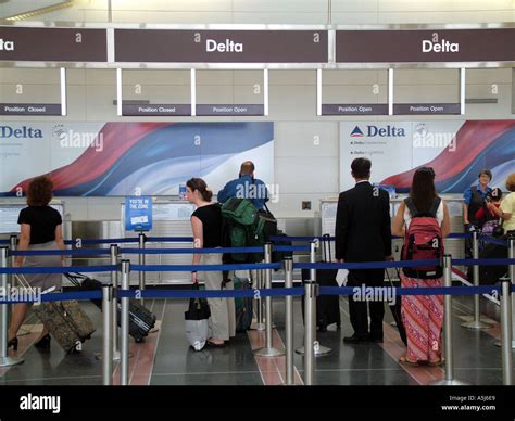 Delta Airlines Passengers Check In Desks At Hartsfield Atlanta Airport