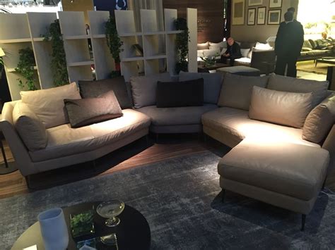 Measuring a curved sectional is no mean feat. How To Make A Curved Sectional Sofa Look Stunning In Your ...