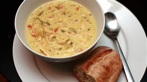 In a large pot over medium heat, combine broth and chicken. Copy-Cat Panera Cream of Chicken and Wild Rice Soup ...