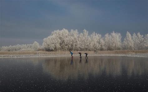 Niet op zoek naar een ijsbaan, maar eerder een vaart of meer om een mooie schaatstocht op te maken. Hier kun je schaatsen in Drenthe en Groningen - Dagblad ...