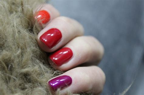 Check spelling or type a new query. Gel colorati per unghie: colori, foto, immagini, video, idee