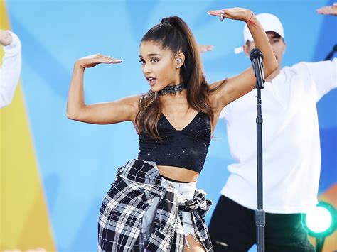 Ariana Grande Performs ‘god Is A Woman With All Female Orchestra