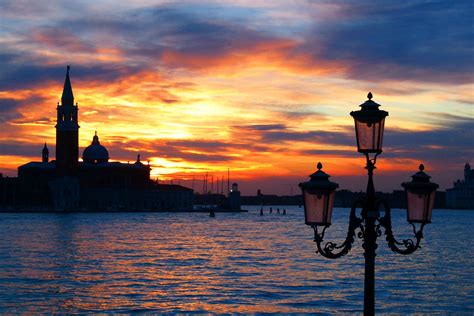 How To See A Sunset On The Waterfront In Venice