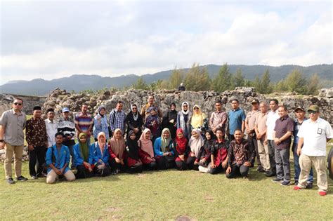 Cit ka meuceuhu yôh awai masa. Komisi X DPR RI Kunjungi Sejumlah Situs Sejarah di Aceh Besar