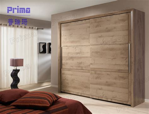 Whether you want inspiration for planning an indian wardrobe renovation or are building a designer wardrobe from scratch, houzz has 60 images from the best designers, decorators, and architects in the country, including gc designs and manavmiti. Indian Wardrobe Modern Designs,Bedroom Closet Wood ...