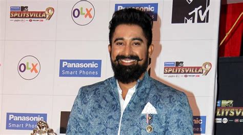 She has two daughters from her first marriage. Rannvijay Singh Net Worth 2020 - Life, Career, Earnings