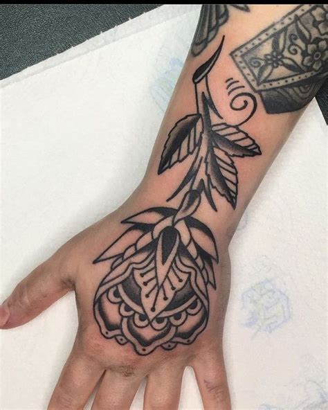 Amazing Traditional Flower Tattoo Ideas That Will Blow Your Mind