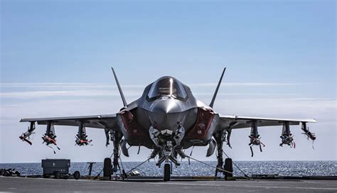 F 35 In Beast Mode For First Time On Hms Queen Elizabeth Defense