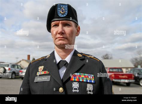 Us Army Staff Sgt Christine Baldwin A Student In The 25z Visual