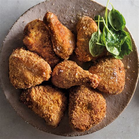 In one mix the flour, garlic powder, salt and pepper. Viv's quick-and-easy panko chicken | Woolworths TASTE