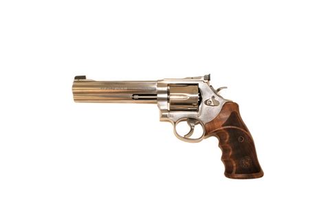 Smith And Wesson Model 686 Target Champion Deluxe 357 Mag Revolver