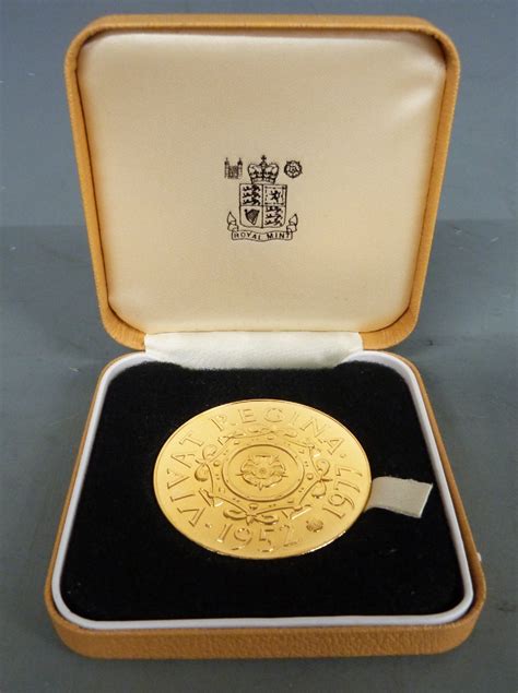 Royal Mint Queen Elizabeth Silver Jubilee Gold Plated Commemorative