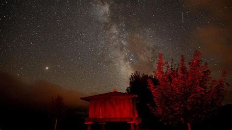 Gerhana matahari cincin akan terjadi pada kamis, 10 juni 2021. Langit 2021: dari Hujan Meteor, Gerhana Bulan dan Matahari!