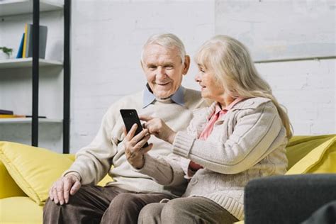 The 15 Best Cell Phone For Seniors Citizen