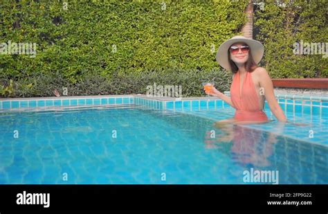 Step Into Pool Stock Videos And Footage Hd And 4k Video Clips Alamy