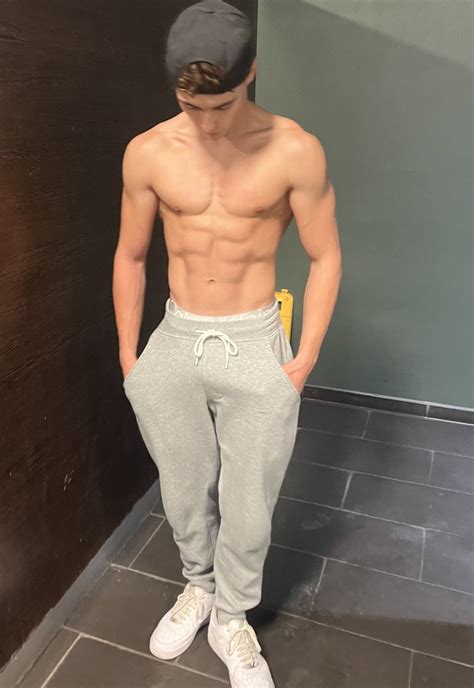 Hot Guys Exposed On Twitter Rt Romeotwi1 Lets Be Gymbros And Suck