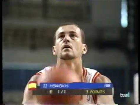 A pesar de las malas condiciones del terreno españa consiguió salir victoriosa. Mundobasket 1998. España vs Lituania. - YouTube