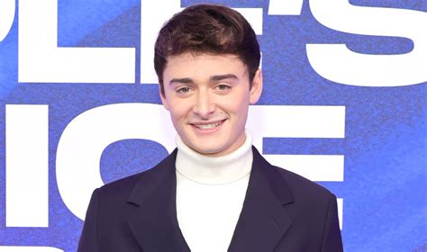 stranger things star noah schnapp proudly comes out as gay in tiktok video altabears place