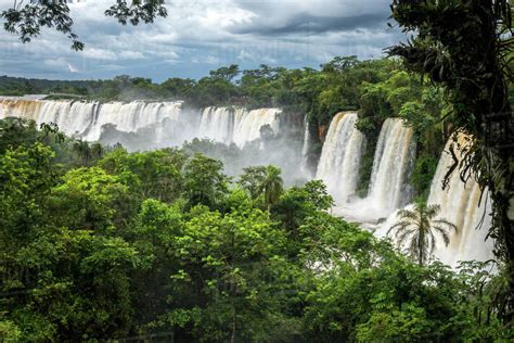 Iguazu Falls National Park Tropical Waterfalls And Rainforest