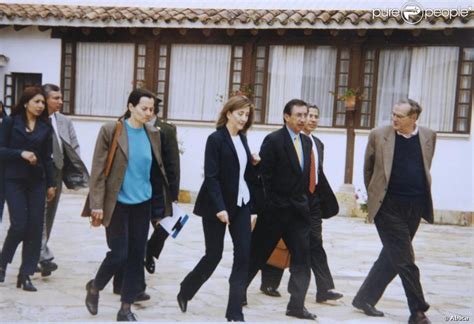 Clara Rojas T Shirt Bleu Et Ingrid Betancourt En Campagne En 2001