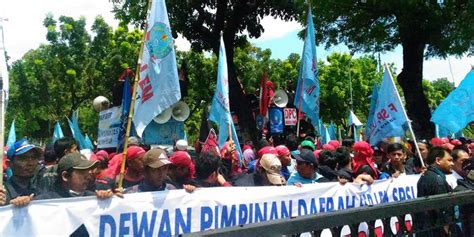 2645 Petugas Gabungan Jaga Demo Buruh Di Jakarta Hari Ini