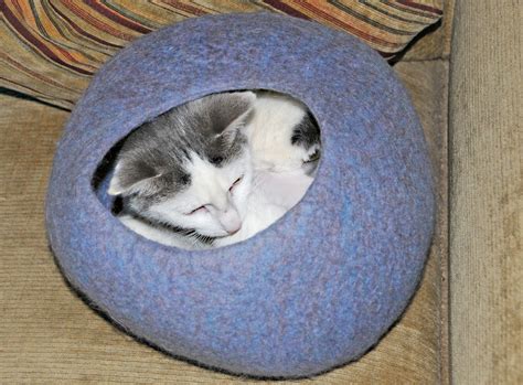 Declips.net/video/fwulez1af44/video.html meowfia felted cat cave product review on floppycats: How to Make a Wet Felted Cat / Kitten Cave/ a Free ...