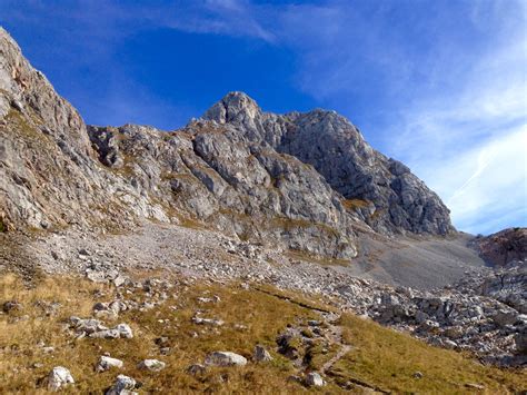 Wanderung von pürzelbach bei lofer zur kallbrunnalm, vorbei am dießbachstausee zum ingolstädter haus auf dem steinernen meer mit zwei chihuahuas und einem la. Wo des Königs Hunde ruhen: Der Große Hundstod